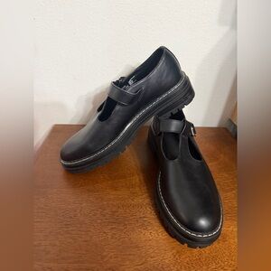 No boundaries women’s black buckle Mary Jane shoes new womens 9